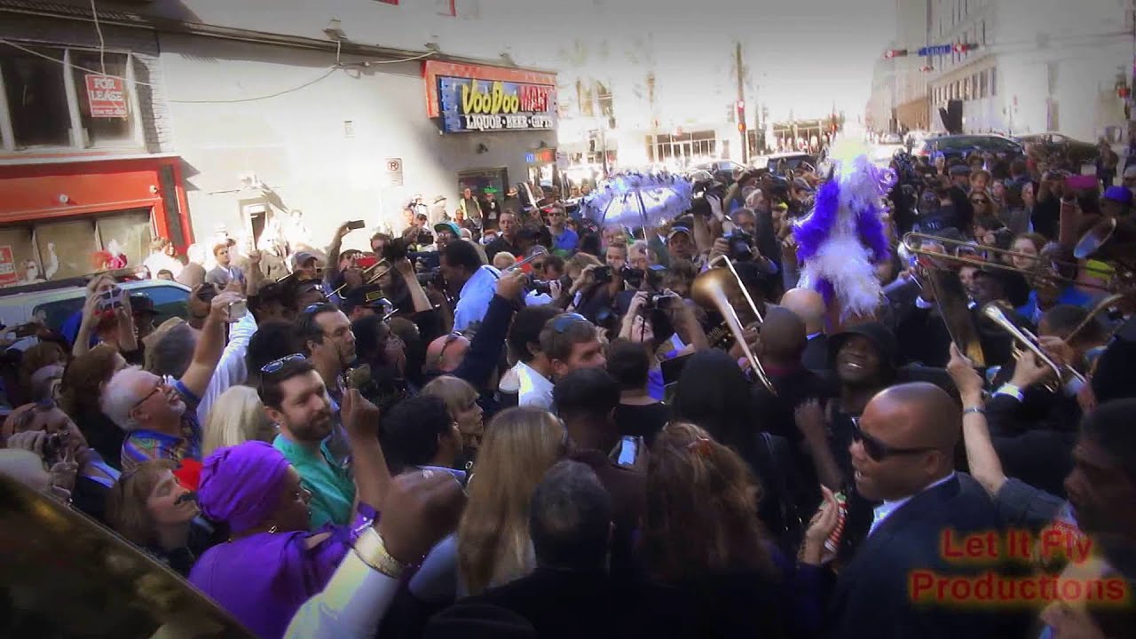 Allen Toussaint Funeral Procession - 11 20 2015