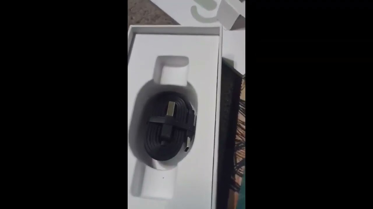Relx Essential device unboxing