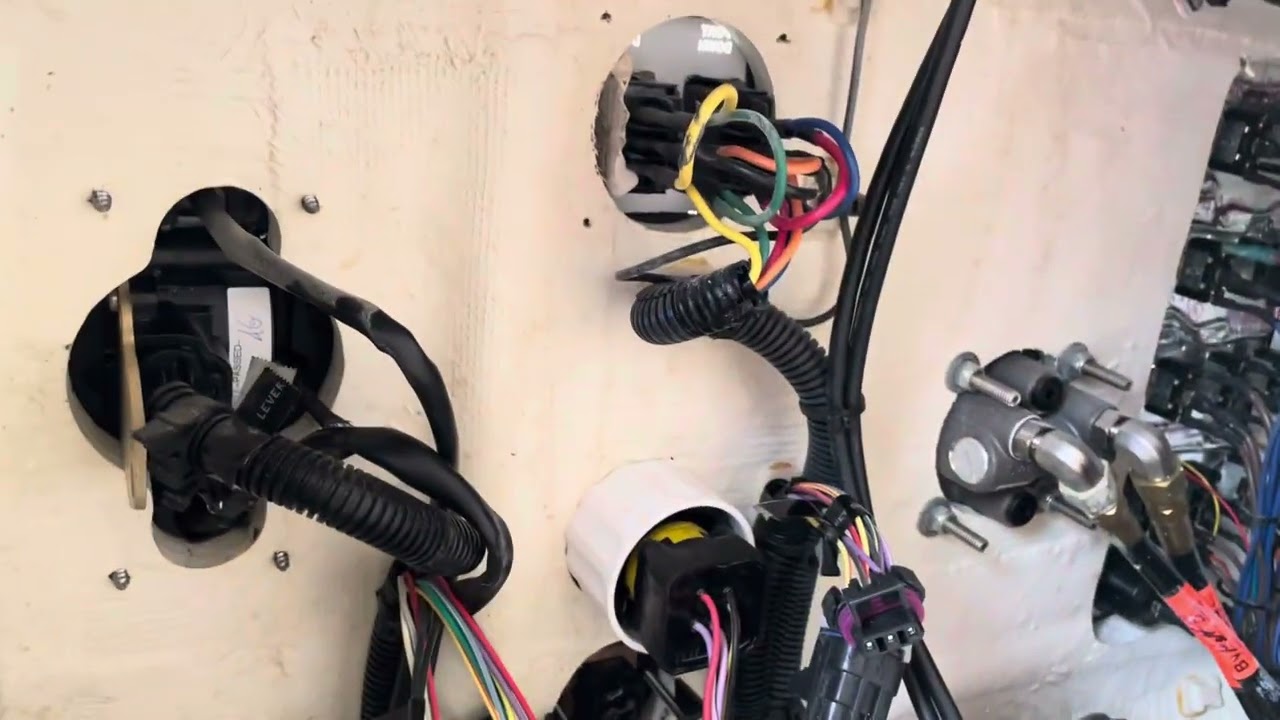 2022 Cobia 237 CC Inside