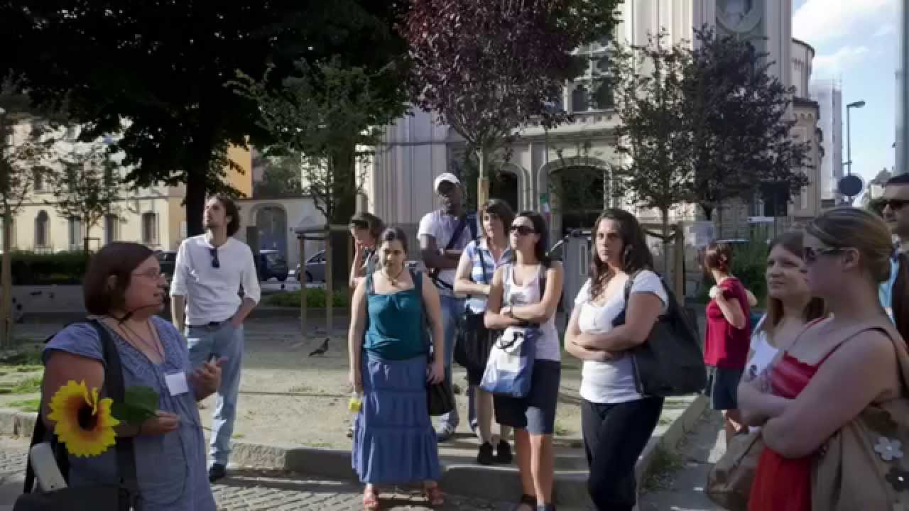 Torino San Salvario, passeggiate migranti