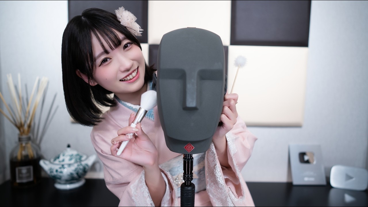 【ASMR/4K】お耳をフワフワのブラシと耳かきで癒します【ささやき】