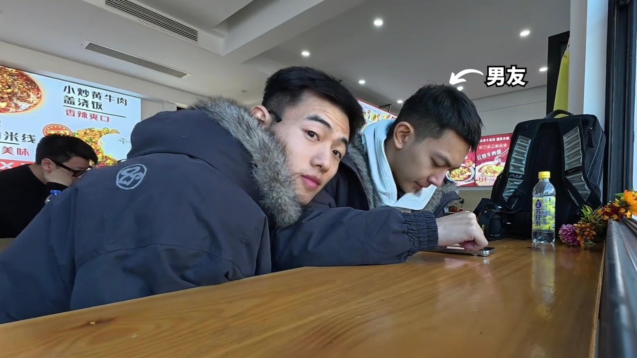 和男友私奔中的雙性戀帥哥 第一次談男生是甚麼的體驗？[SUB]