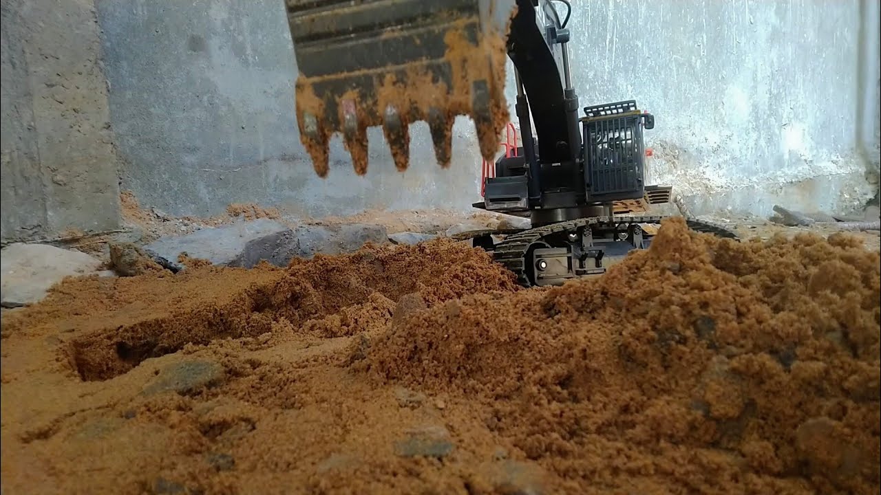AMAZING RC EXCAVATOR HUINA 1592 DIGGING TEST!!!