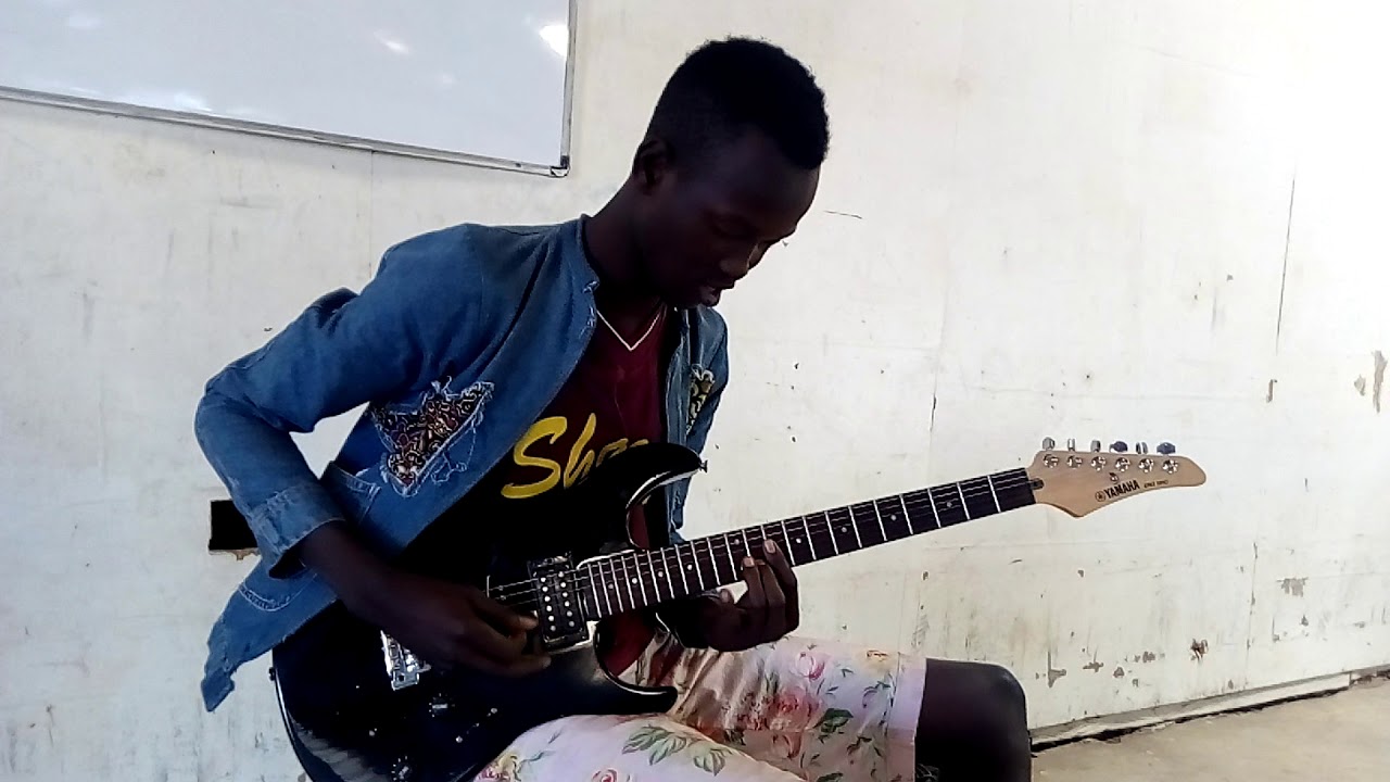 Seben with solo guitar