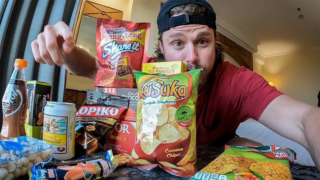 Trying ALL INDONESIAN SNACKS 🇮🇩