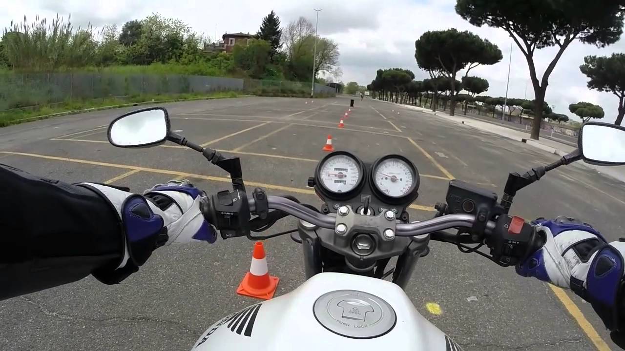 simulazione e spiegazione delle prove in pista patente A, by AUTOSCUOLA COLLATINA