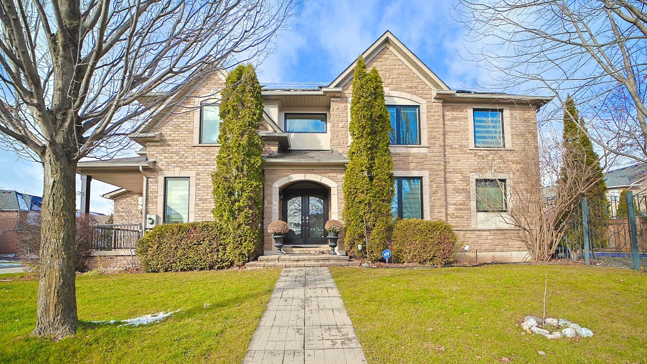 2353 WOODCREST DR. OAKVILLE, ON