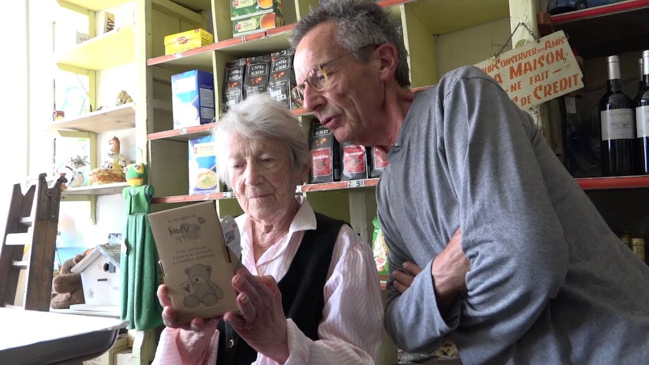 Boutique obscures :  l'épicerie 1900 à la Plaine-Sur-Mer dans l’œil de Patrice Lecomte
