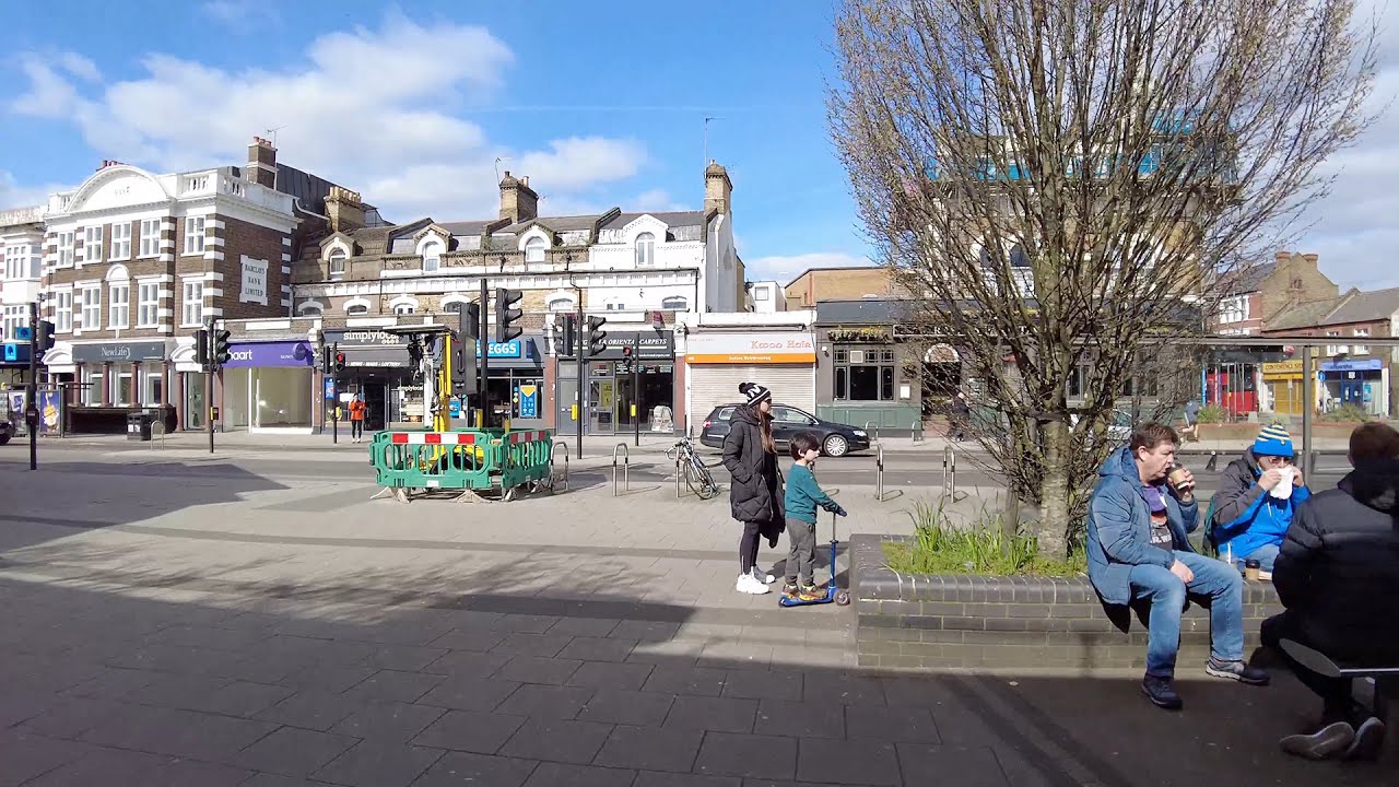 Walking around Raynes Park, Kingston Road, Coombe Lane, London Walking Tour 4K