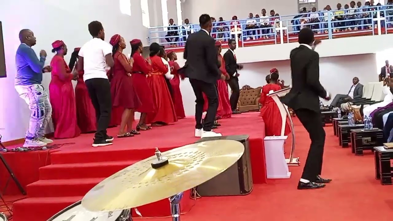 HALLELUJAH SHANGILIA WEWE : WANAKWAYA WAPIGA KIBAO TUMEPONA : FURAHA IKAJAA KANISANI🎺🎺🎺🔥🔥