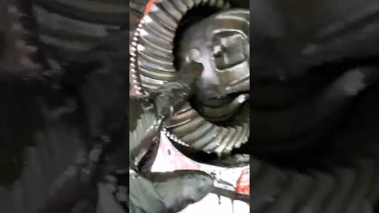 Dodge dakota 2001 3.9 hace un zumbido fuerte en el diferencial El problema fue los valeros del piñón