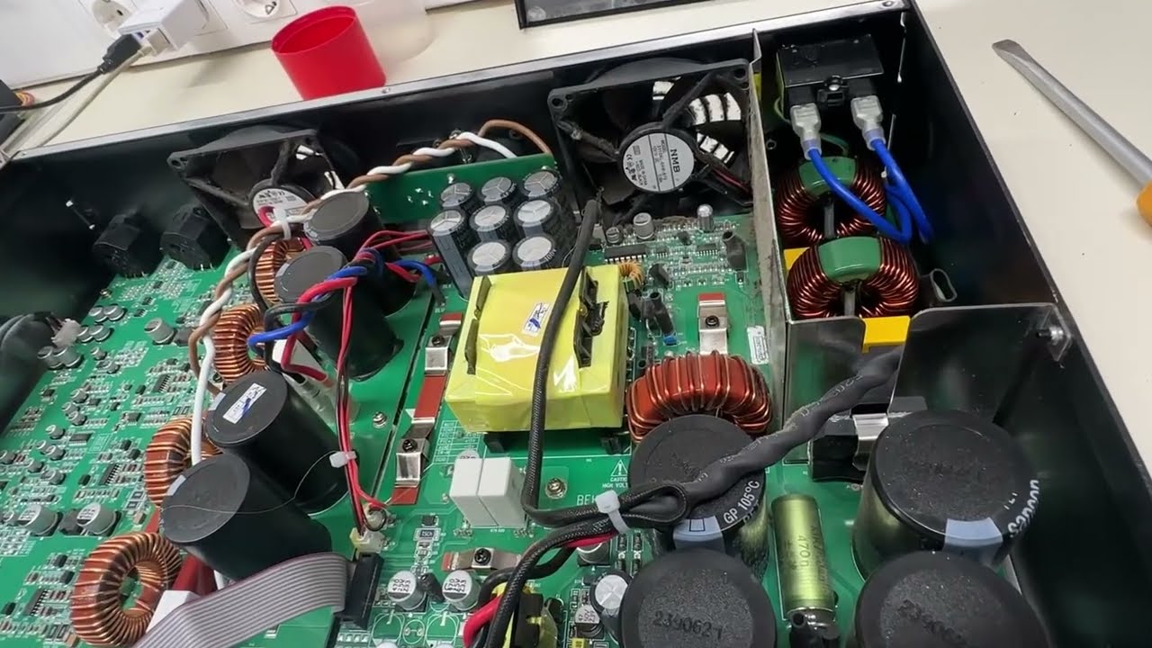 Behringer NX6000 Erősítő. 2X1600W??????