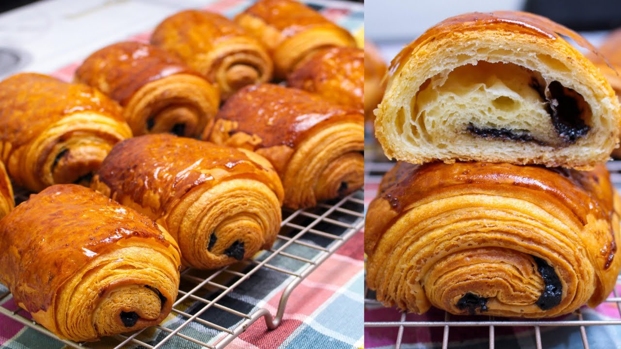 بتي بان أو بان الشوكولا 🍫 انساو كامل الوصفات و ديرو هادي روووووووعة Pain au chocolat (petits pains)