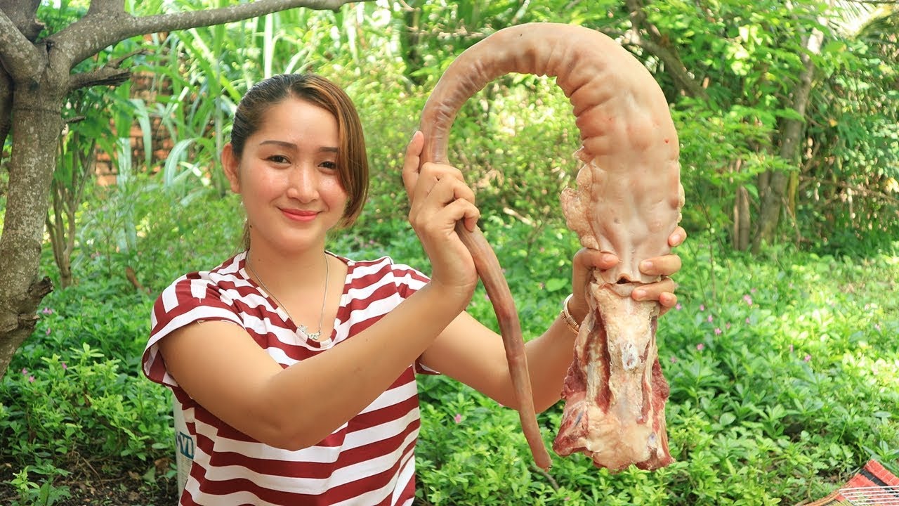 Yummy Oxtail Soup Recipe - Oxtail Soup Cooking - Cooking With Sros