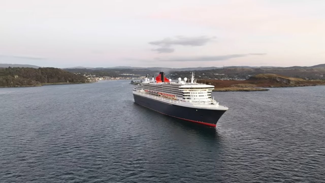 Ocean liner Queen Mary anchored at Oban Bay