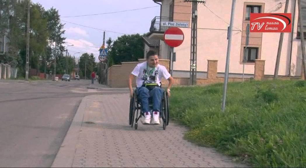 naszalomza.pl | Czy osoby niepełnosprawne na wózku mogą poruszać się drogą?