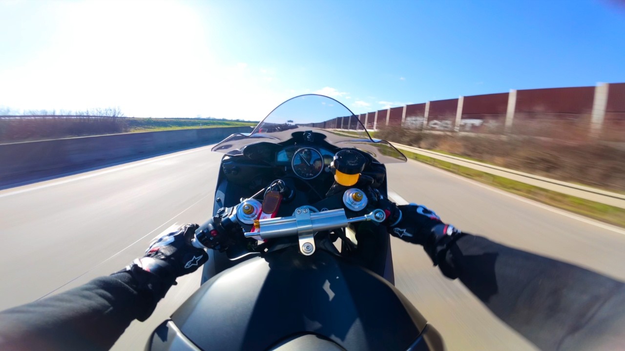 Yamaha R6 sound  x Deftones