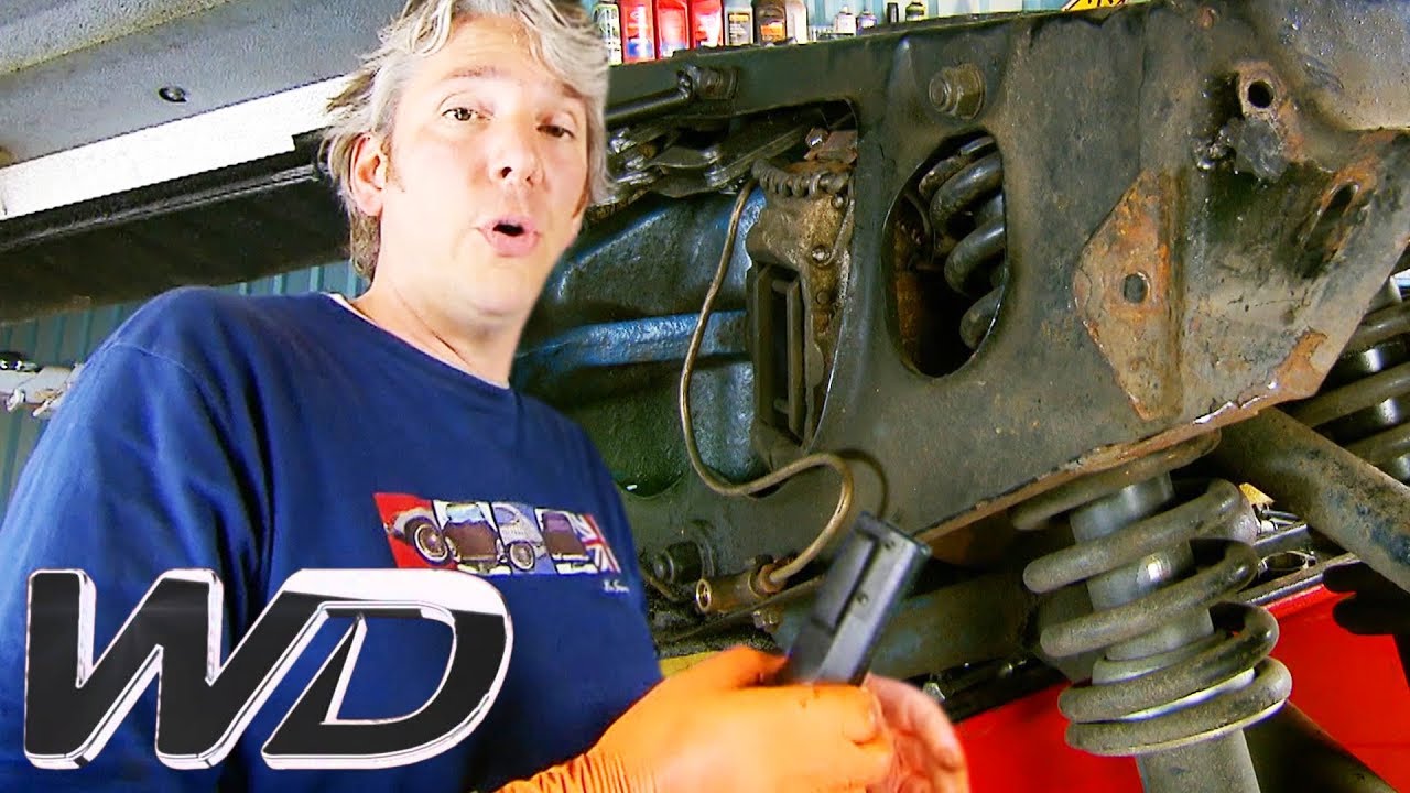 Jaguar E-Type Gets Its Entire Exhaust System Repaired | Wheeler Dealers
