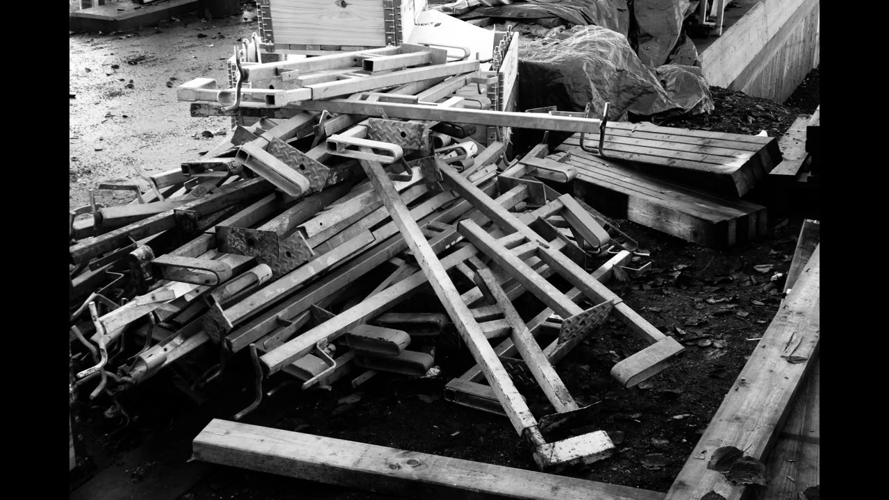 Primordial Naked Singularities no 7