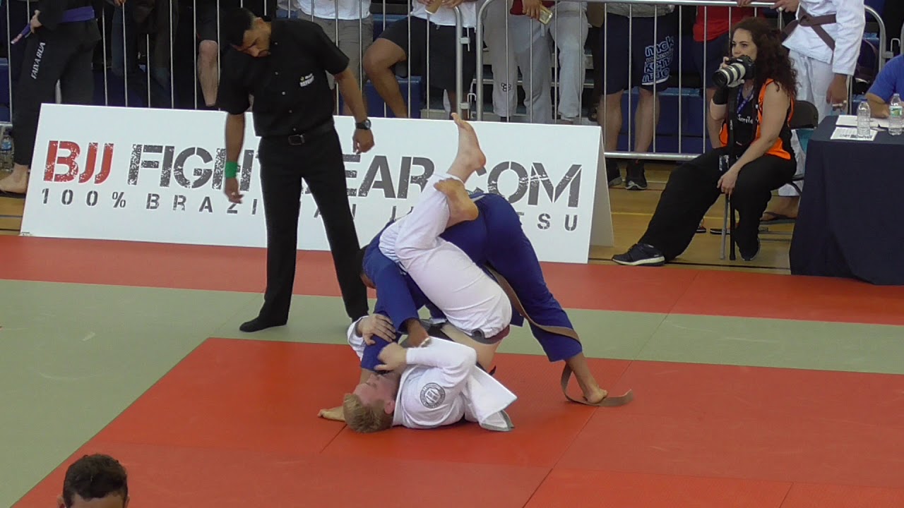 Dominique Bell vs Frederic Vosgröne - FINAL - IBJJF British National 2018 - Brown Adult