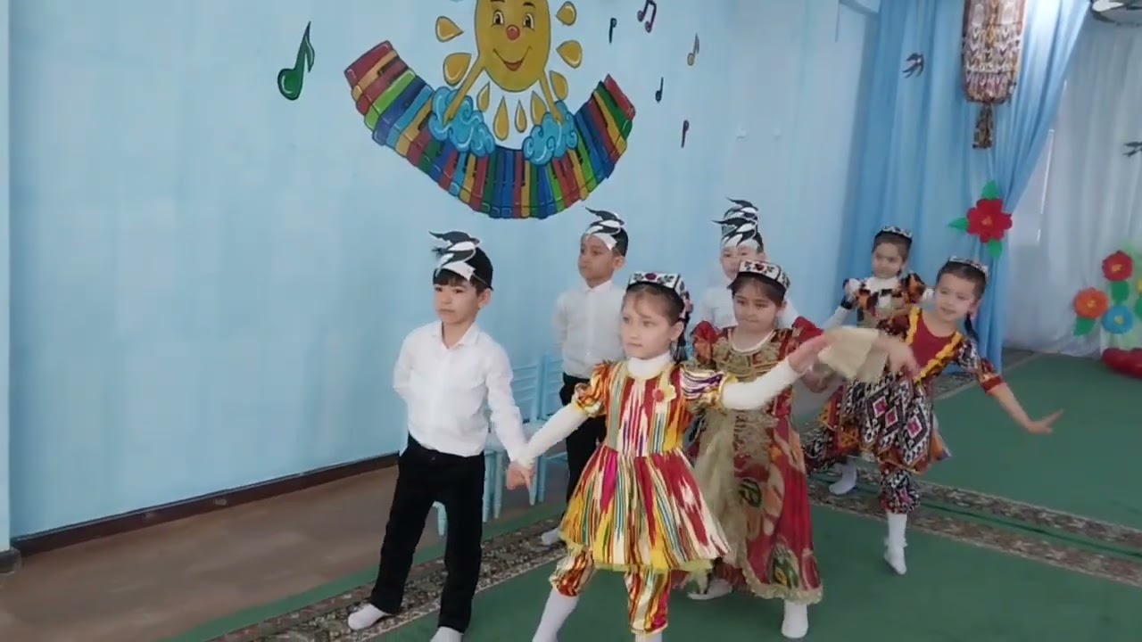 Ozodbek Nazarbekov - qaldirğoch qöshiğiga tayyorlov guruhi bolalari ijrosida raqs