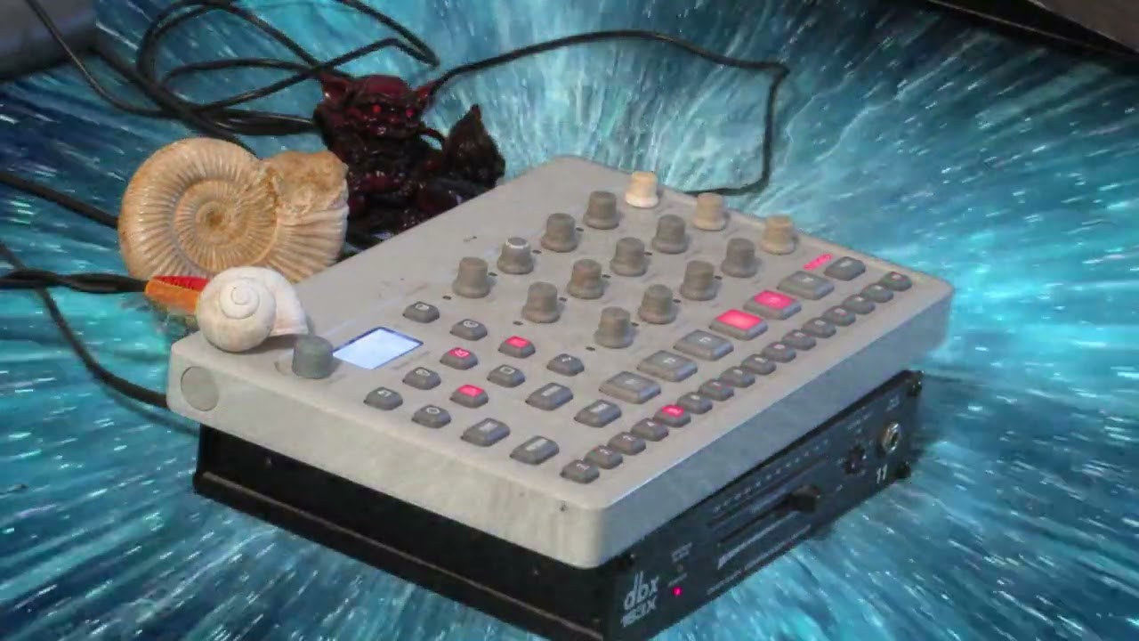'Space Race' - Live on the Elektron Model Cycles