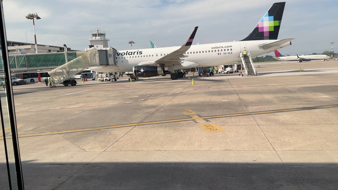 Arriving at Puerto Vallarta Airport, Immigration, Baggage Claim and Taxi #puertovallarta #airport