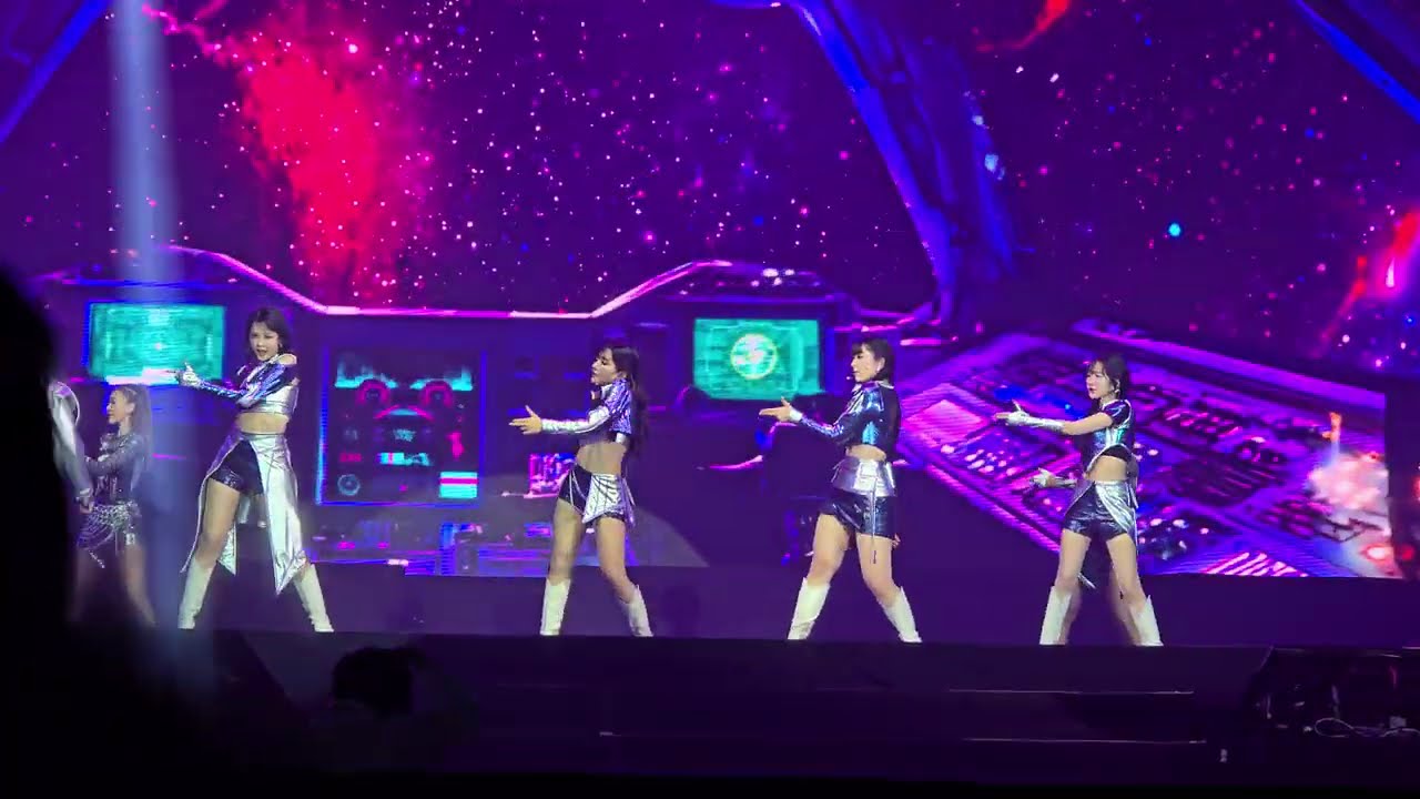VROOM VROOM feat.Tomo & Koen K-Otic (Original by 4EVE) || Glow Up Glam Up Concert