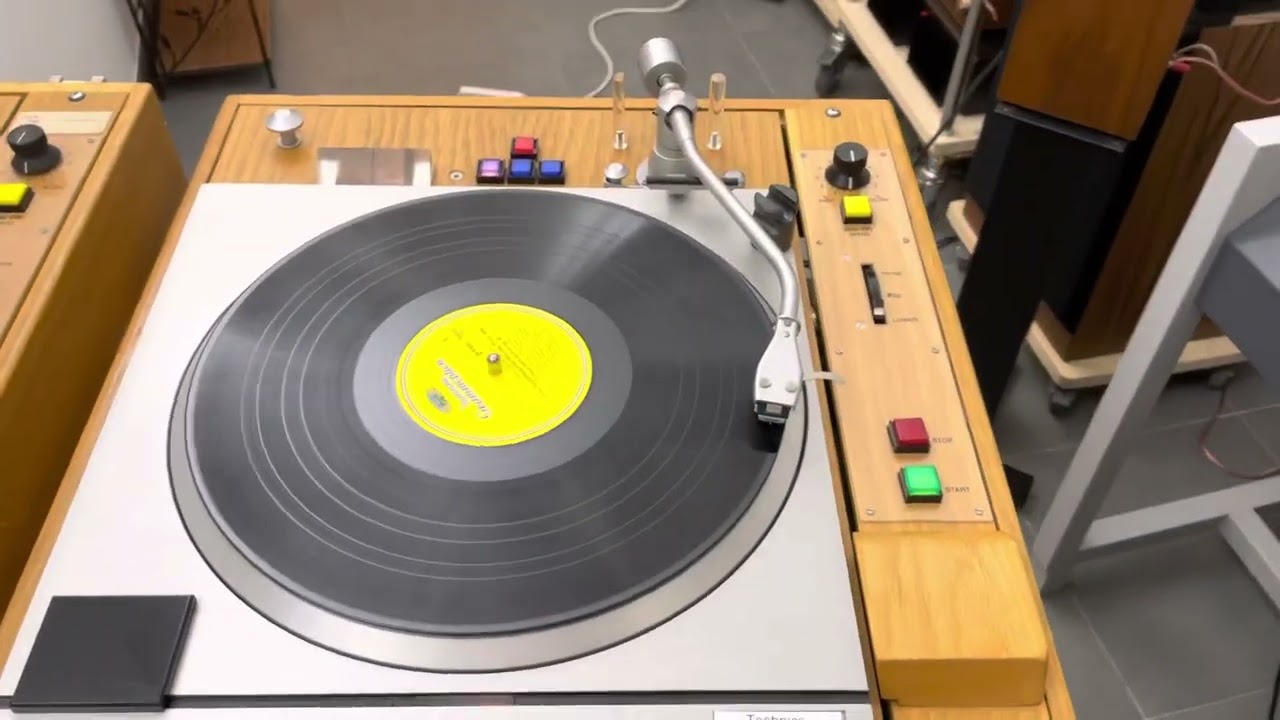 BBC broadcast turntable Technics SP -10 MKII P-RP2