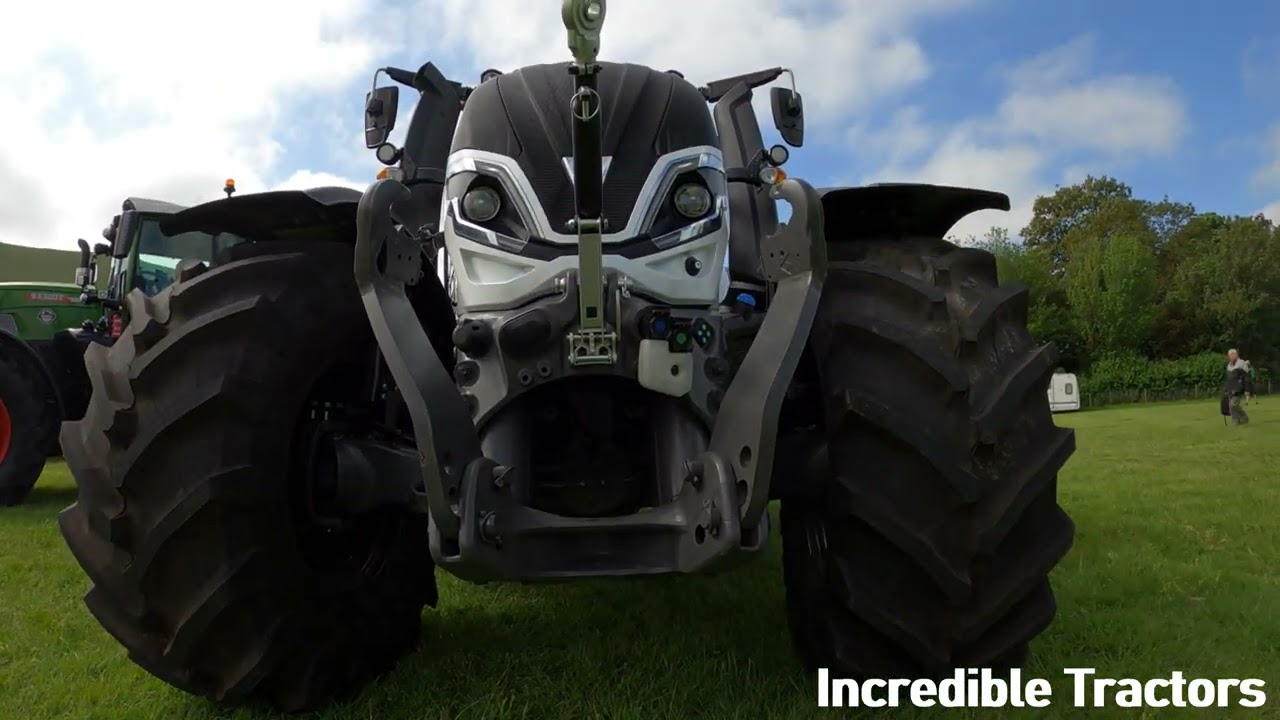 2023 Valtra T215 Direct 7.4 Litre 6-Cyl Diesel Tractor (215 / 230 HP) - Chandlers at Rainscombe Show