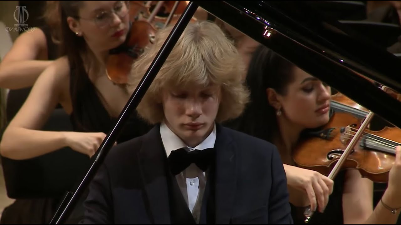 Pyotr Ilyich Tchaikovsky: Piano Concerto No.1 – Ivan Bessonov, Dimitris Botinis (HD 1080p)