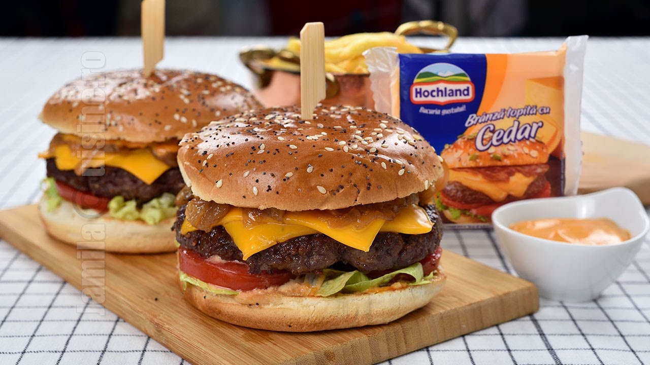 Cheeseburger cu ceapa caramelizata / Cel mai gustos burger facut in casa | JamilaCuisine