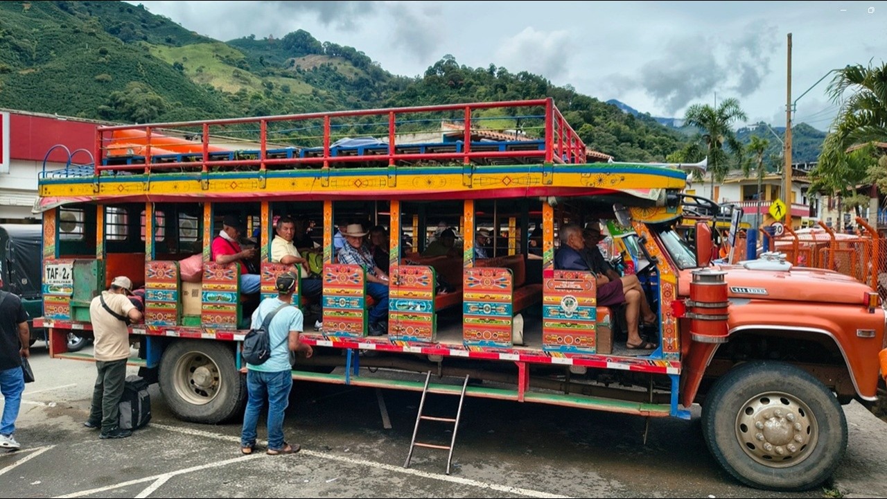 La tradición de la chiva 🇨🇴: del pueblo a la vereda en el capacete #campo #colombia #antioquia  #4k