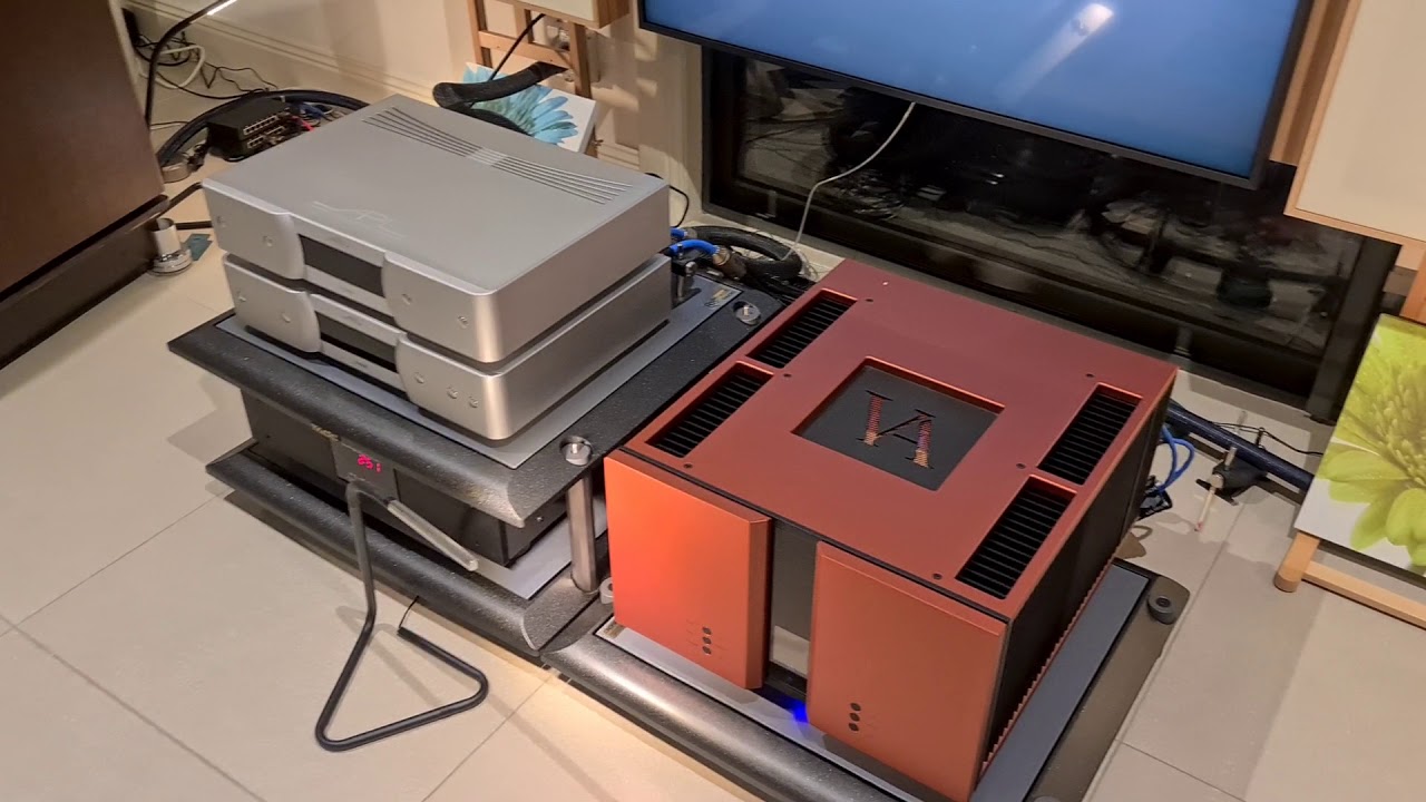 Dynaudio consequences platinum, Vitus 030 integrated amplifier, APL DAC and streamer,