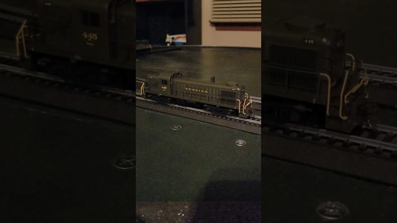Ho scale Atlas Reading #445 Alco RS-3 DCC ESU Loksound