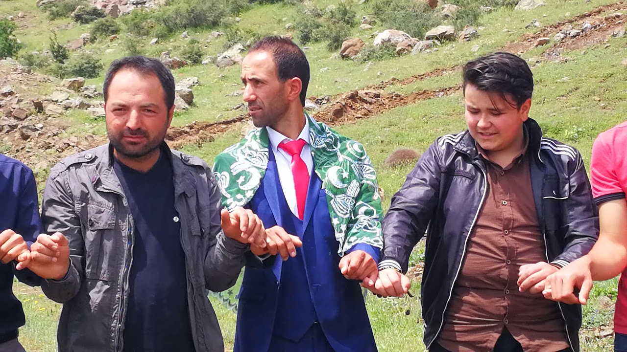 Erzurum halay (taşgeçit in delikanlıları)