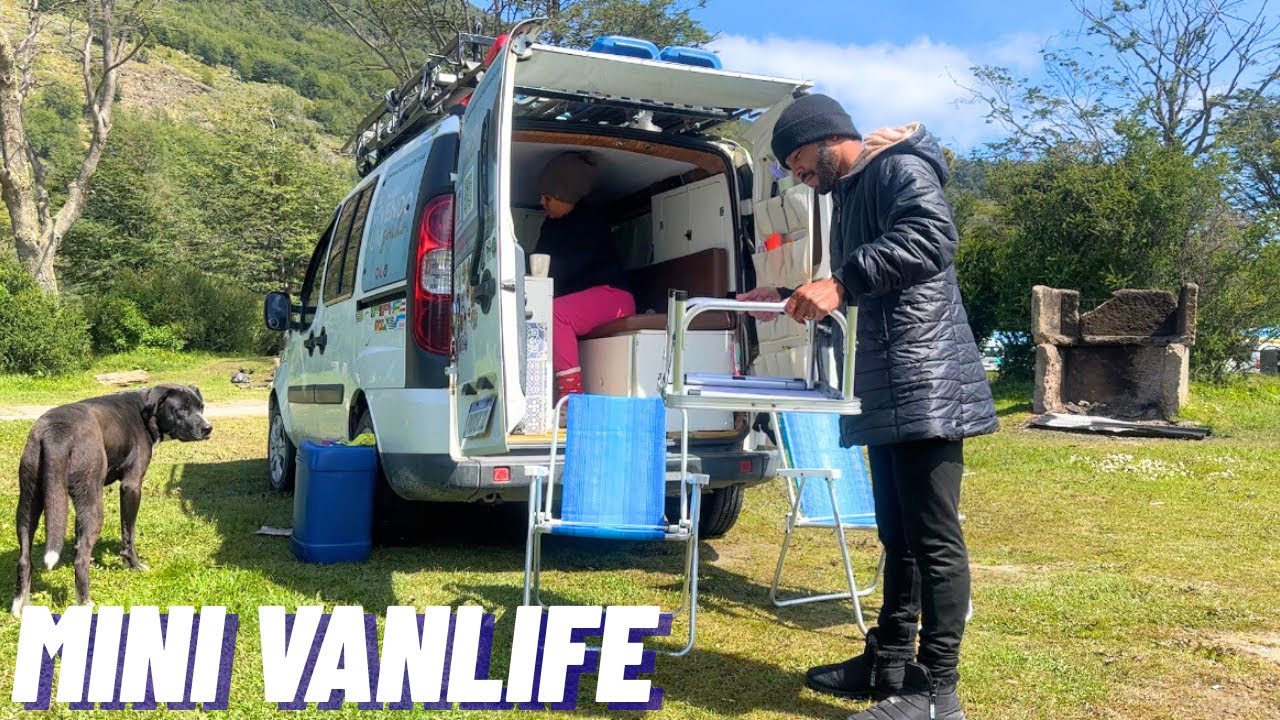 ACAMPAMENTO NO CARRO NA BEIRA DE UM RIO NO EXTREMO SUL DO MUNDO 
