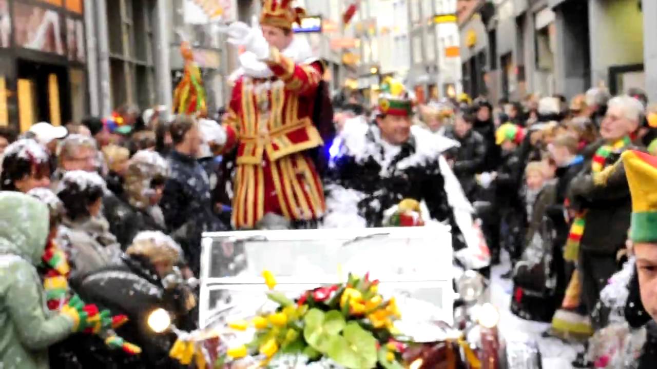 Maastricht Carnaval 2010,Prins Guy d'n Ierste vaan Maastricht 2010.Confetti Parade.