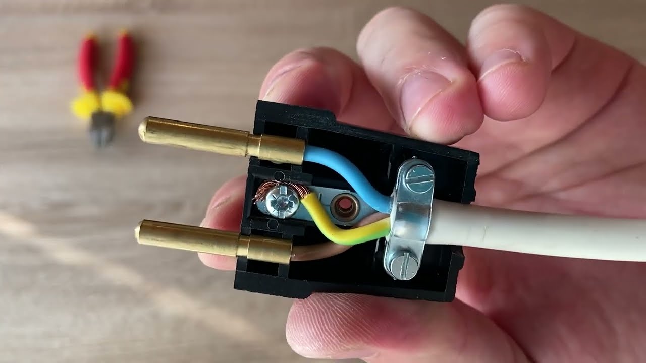 How to Make Electrical Extension , Step by Step / Как се връзва разклонител