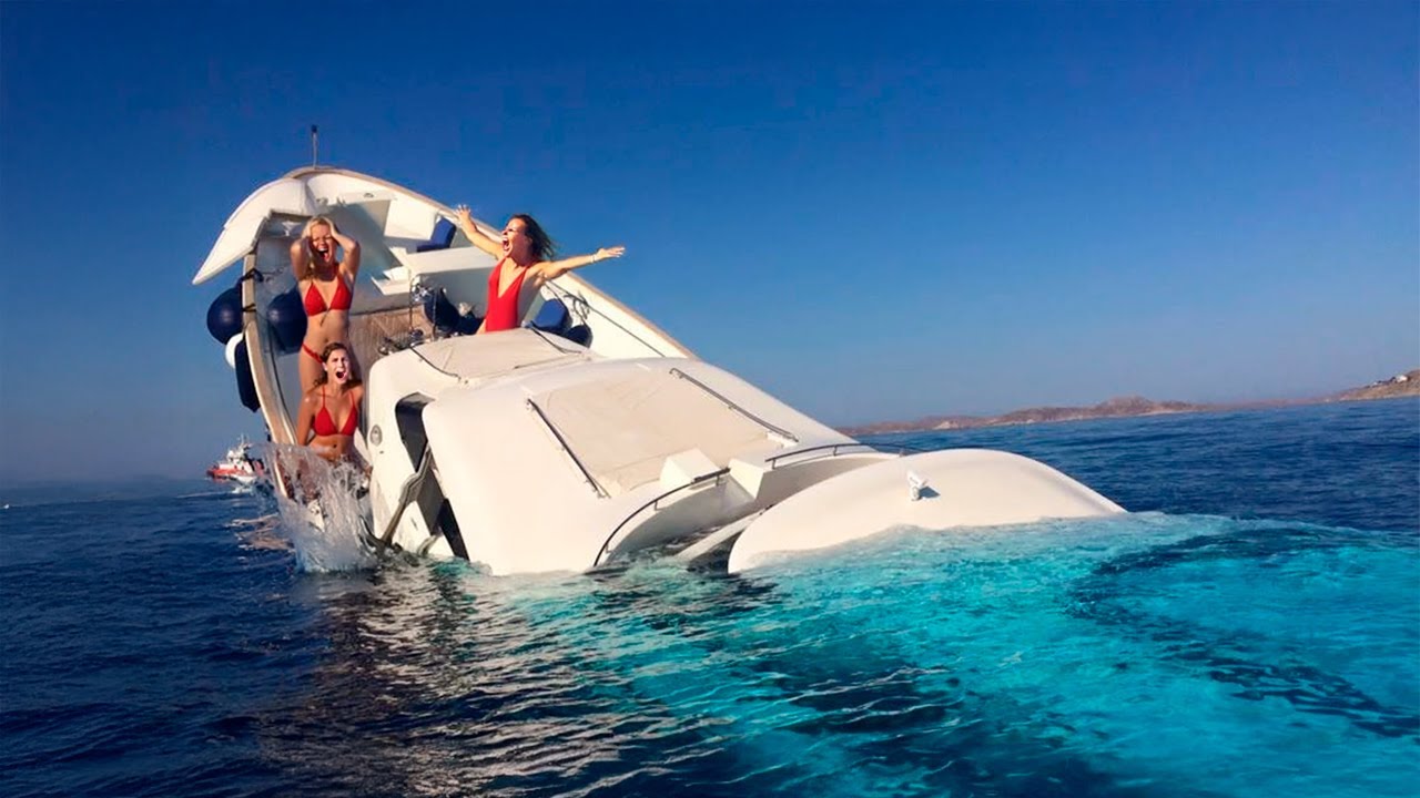 Idiots In Boats Caught On Camera