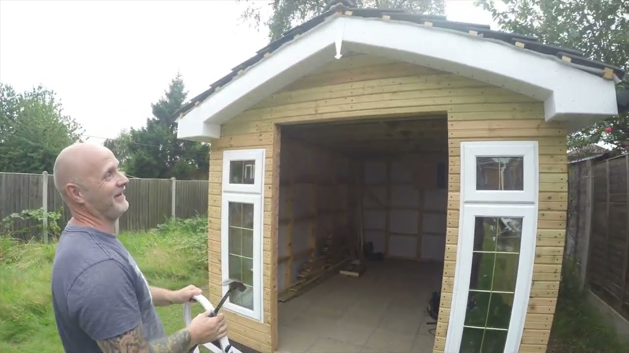 Fascia Board and soffit Installation on the Apex & box end #fascias #soffits #guttering