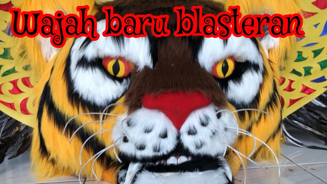 Pembuatan mahkota barongan sampai selesai di kios ngelo wetan.
