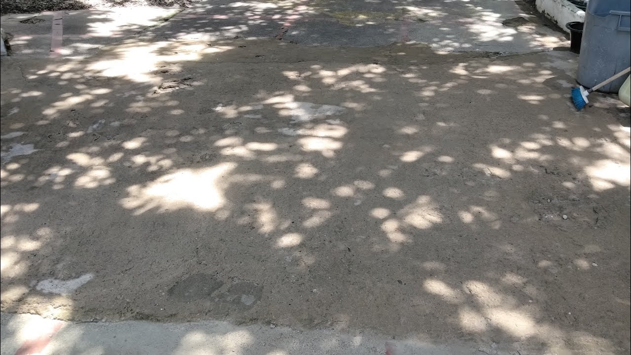 Limpieza sobre piso de cemento. 