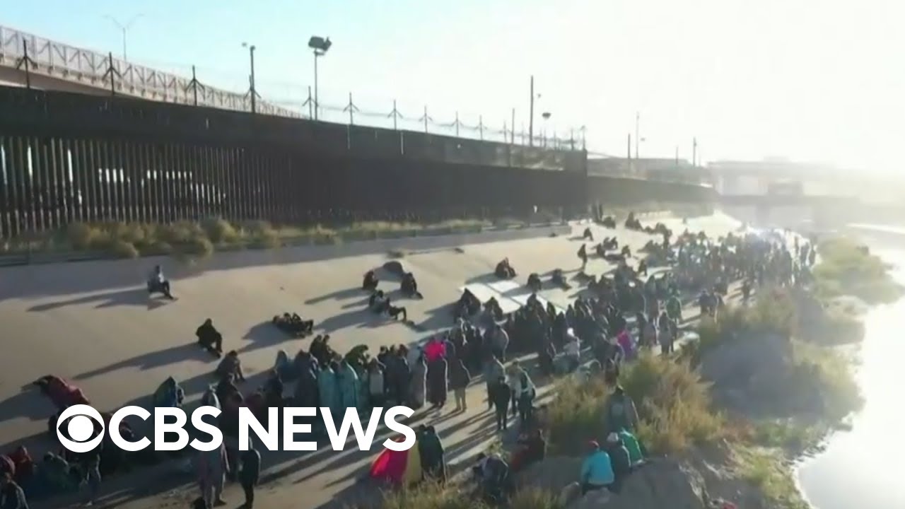 Supreme Court temporarily delays end of Trump-era Title 42 immigration policy