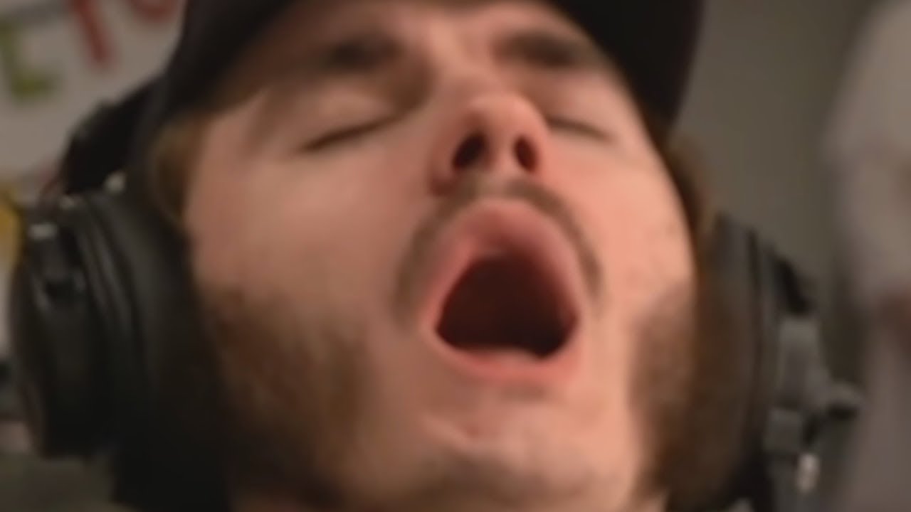 jschlatt can't stop screaming into the funny mic