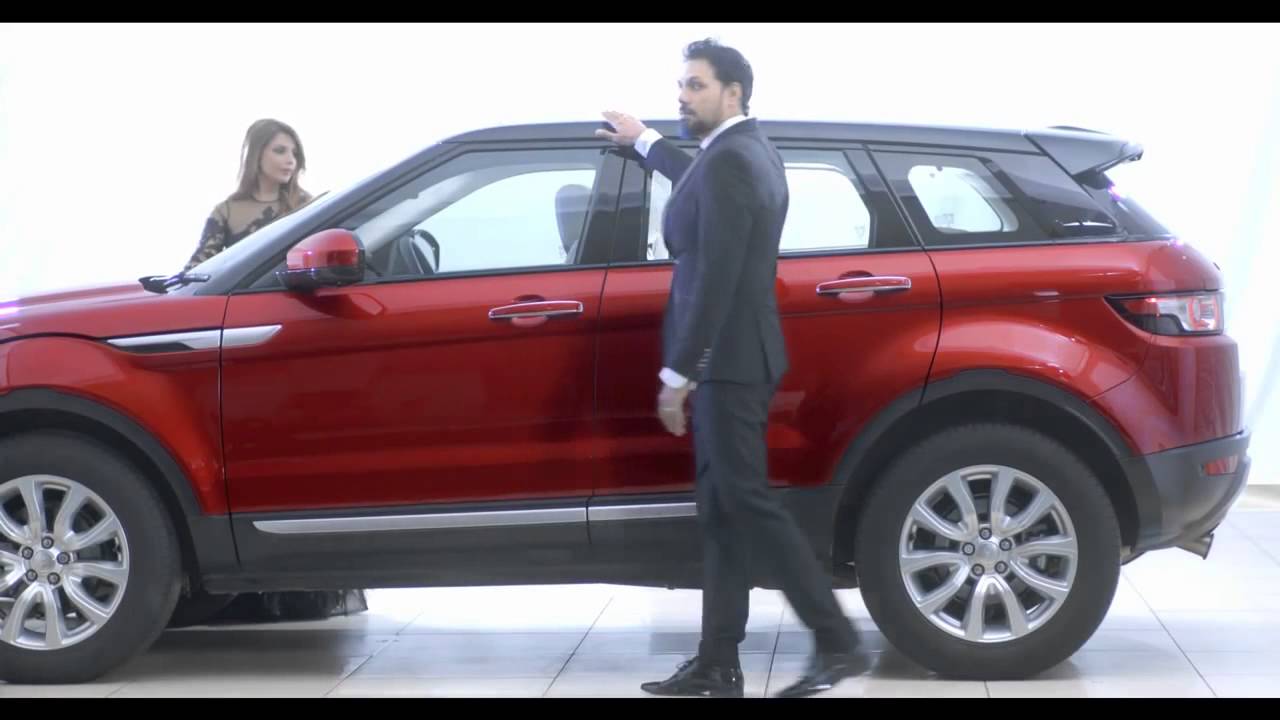 ▶ #ONELOOK WITH FALGUNI SHANE PEACOCK