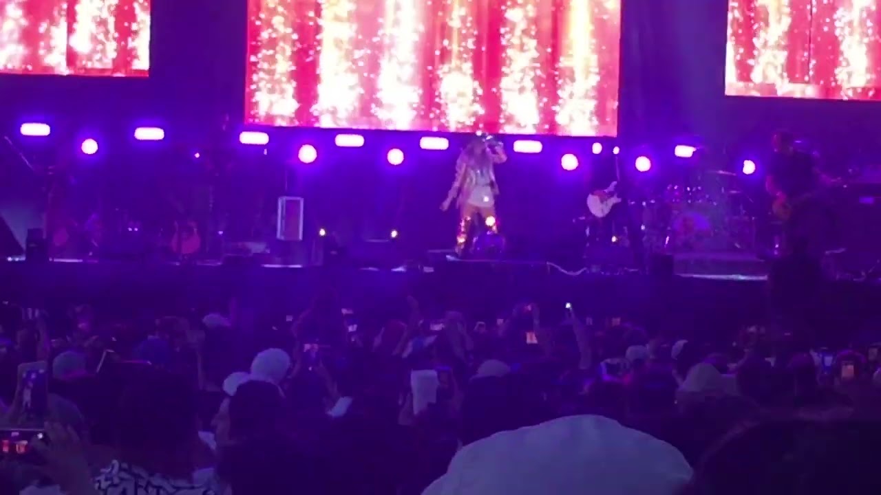 Paulina Rubio / el &uacute;ltimo adi&oacute;s #machafest 2022 #parquefundidora