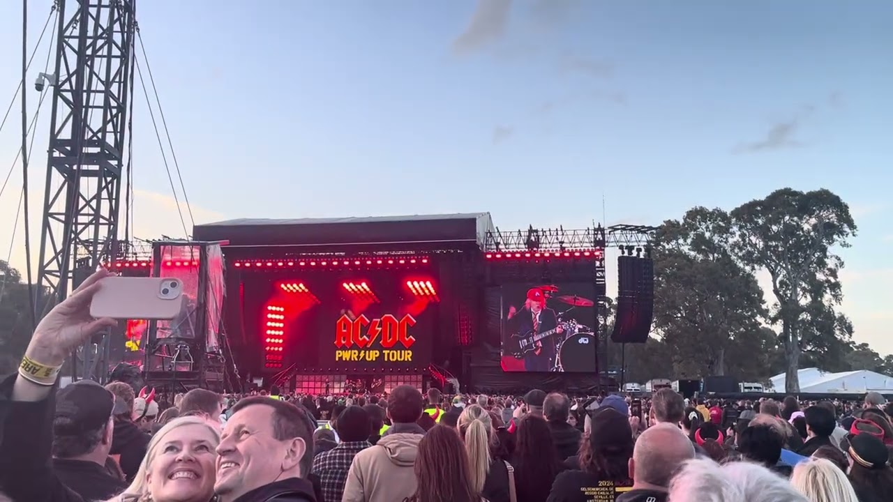 AC/DC - If you want blood (You’ve got it) | at Bp Adelaide Grand Final