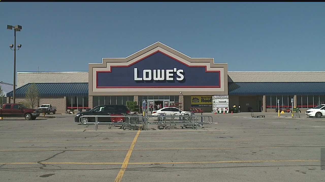Boardman Lowe&rsquo;s evacuated after workers smell gas