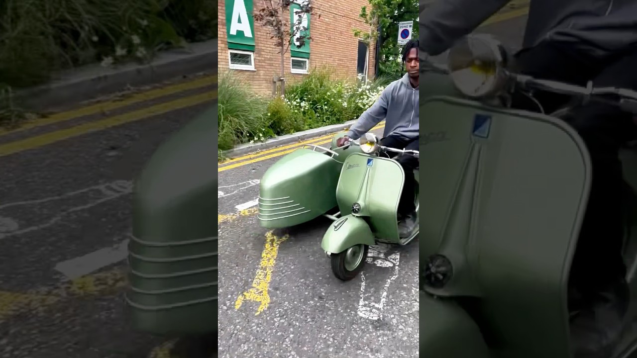 MINT! Vespa Side-Car